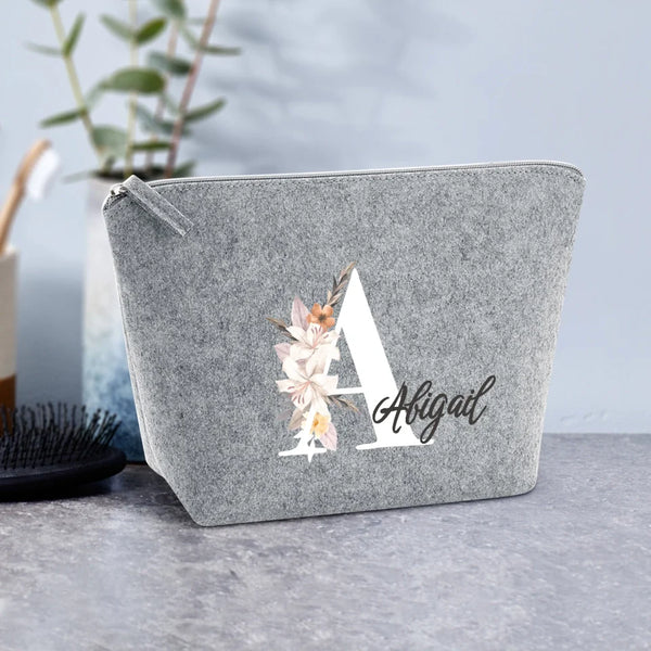 Flowers - Personalised cosmetic bag made of felt with flower illustration and your name